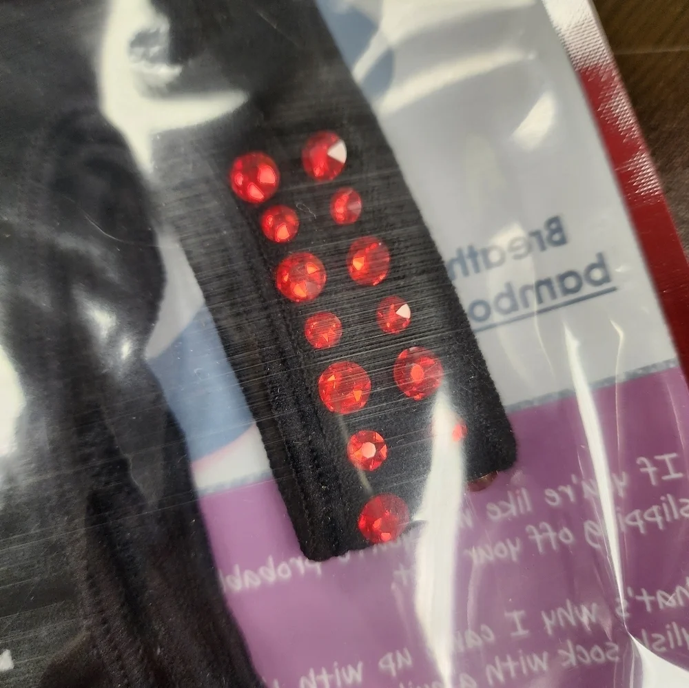 HIDEY SOCKS‎ Swarovski Crystal Embellished No Slip Socks NWT